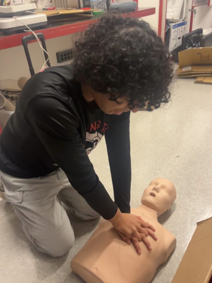 Stayin%E2%80%99+alive%3A+A+look+into+the+CPR+course+with+Wendy+Sanchez